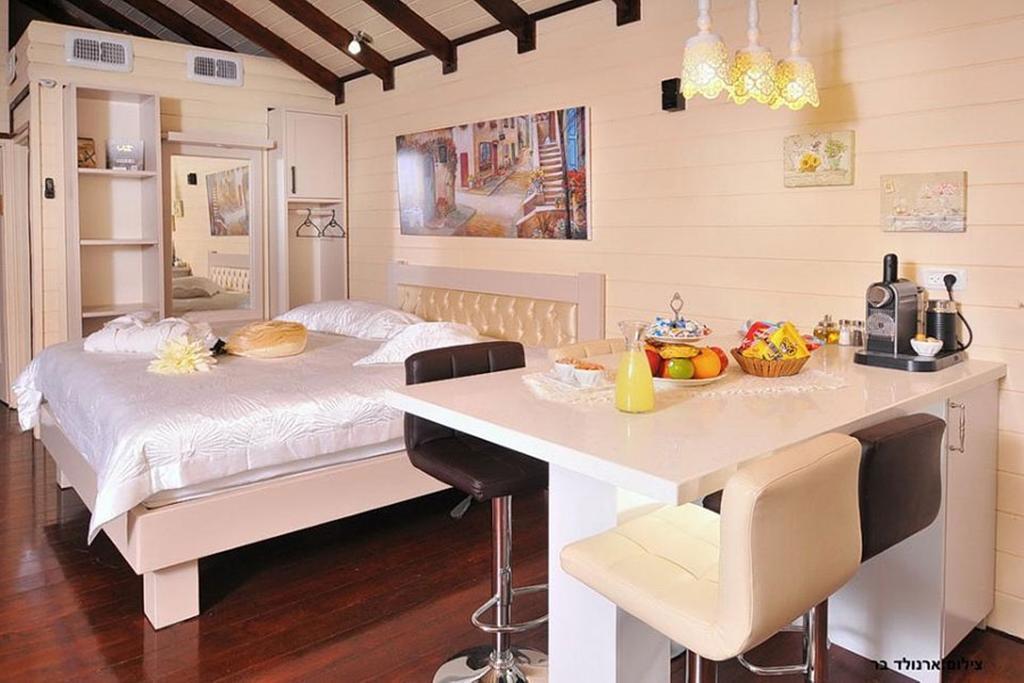 Between Sunrise And Sunset Suites Ya'ara Extérieur photo