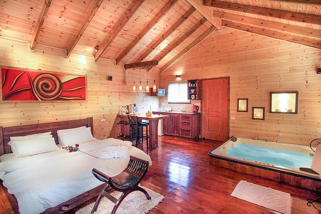 Between Sunrise And Sunset Suites Ya'ara Extérieur photo
